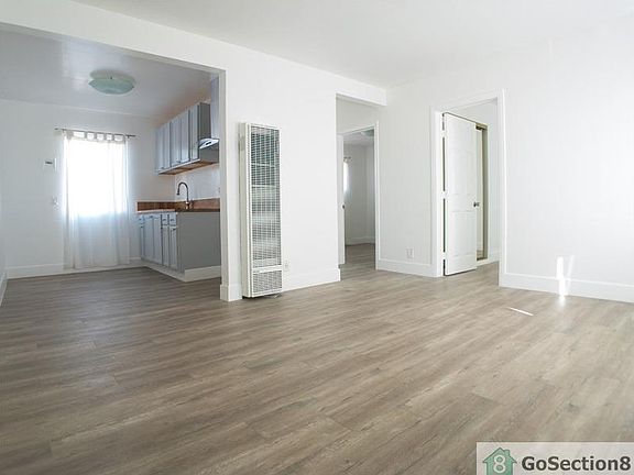2nd image of 10974 S Figueroa St APT 8