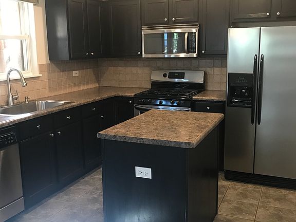 5th image of 2422 Meadowsedge Ln