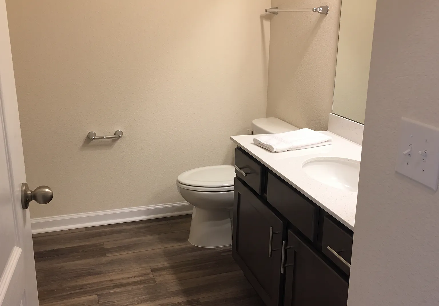 3/2 Condo in Desirable Town Center Area/ Southside Blvd Jax! — Photo 4