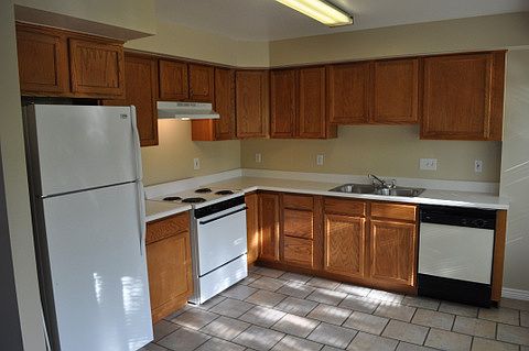 3rd image of 3935 Crown Ave #3935