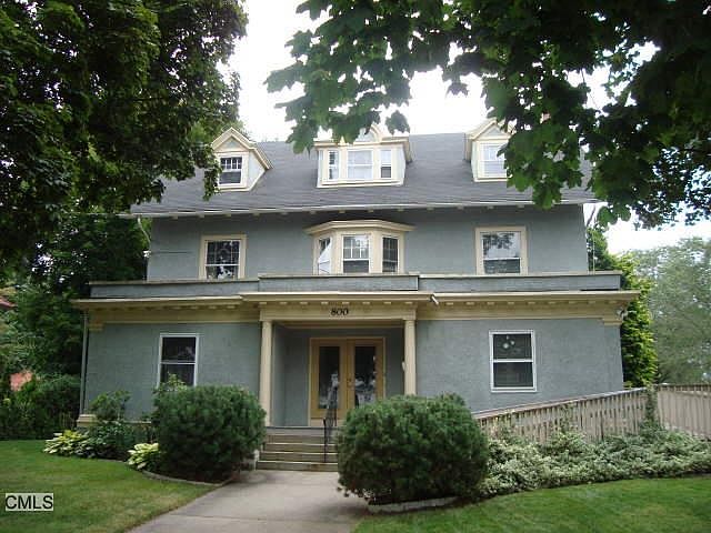 2nd image of 800 Clinton Ave