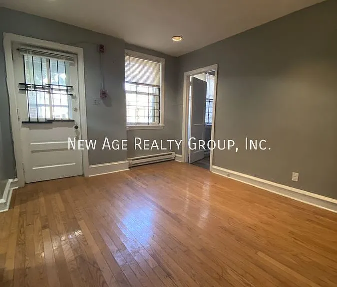521 S 42nd St #1R — Photo 6