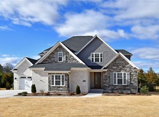 8179 Rob Roy Dr, Summerfield, NC 27358