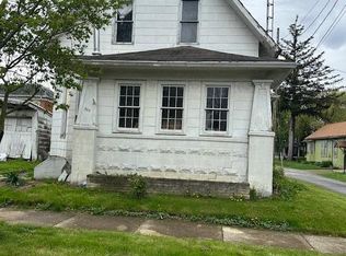305 W Main St, Wapakoneta, OH