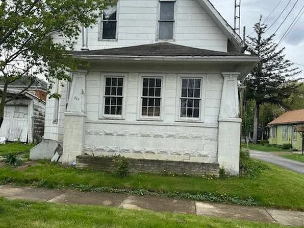 305 W Main St, Wapakoneta, OH 45895