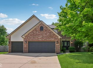 13938 Charleswood Ct, Fishers, IN 46038