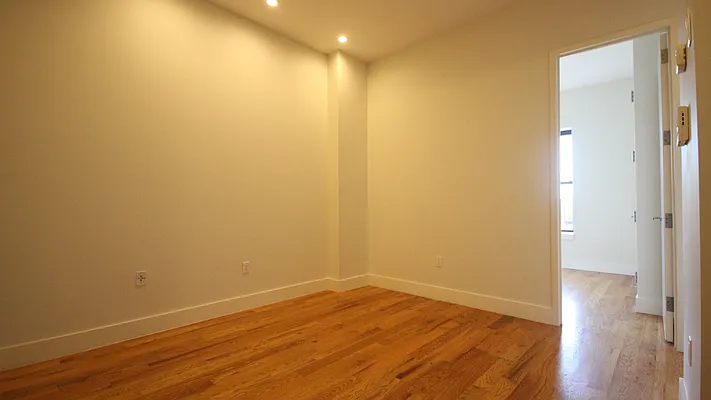 Rented by Nooklyn NYC LLC | media 4