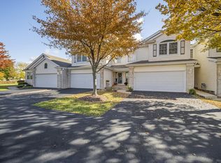 17205 Arrowhead Dr, Lockport, IL 60441