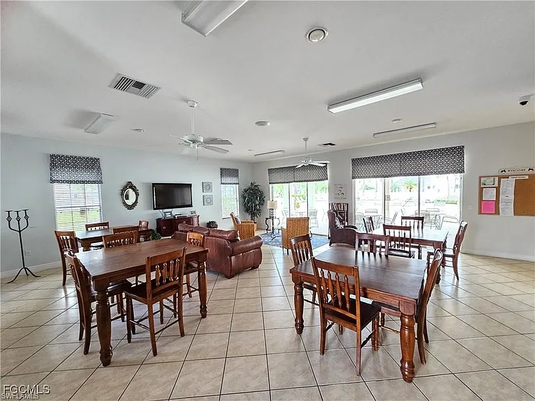 3627 Pine Oak Cir #102 — Photo 44