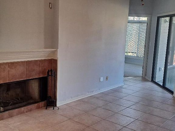 2nd image of 8103 Fairview Blf
