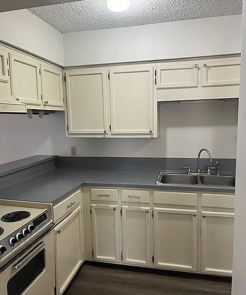 7621 Bles Ave #D — Photo 17