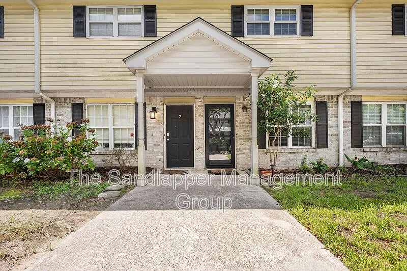 2 bed, 1.5 bath, 898 sqft, $2,500 — Photo 2