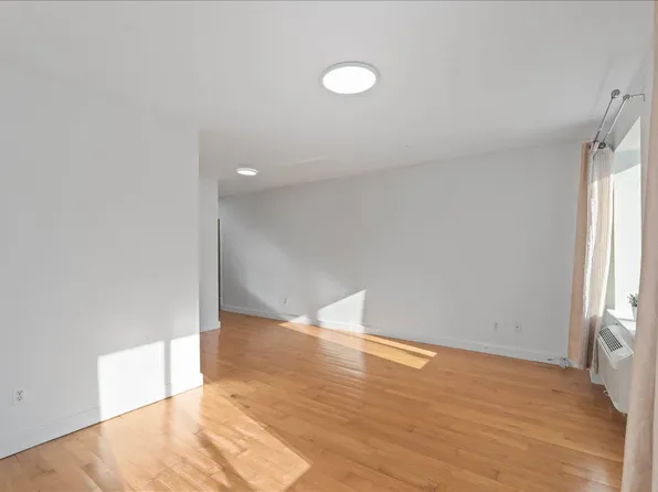 2360 Amsterdam Avenue image 2 of 17