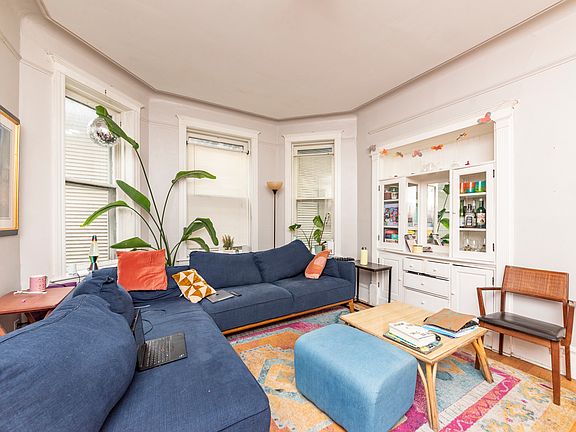 4th image of 2836 N Sheffield Ave #2