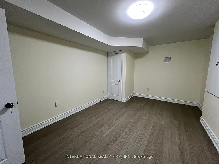 216 Wesmina Ave — Photo 11