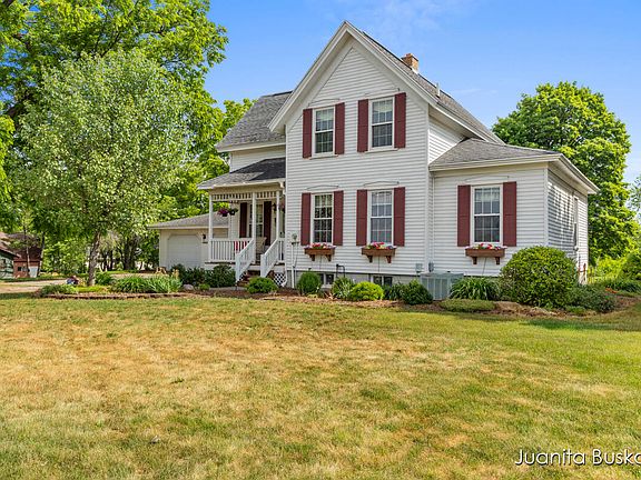 2nd image of 8460 Cottonwood Dr