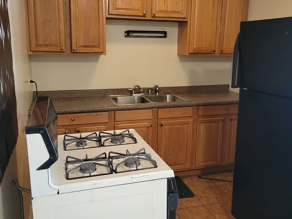 2nd image of 2405 W Balmoral Ave APT 3G