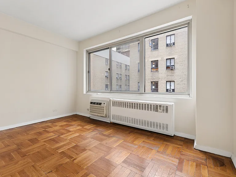 225 E 46th St #9C — Photo 4