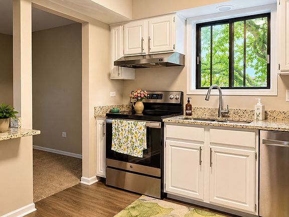 5th image of 500 Valley Dr APT 301