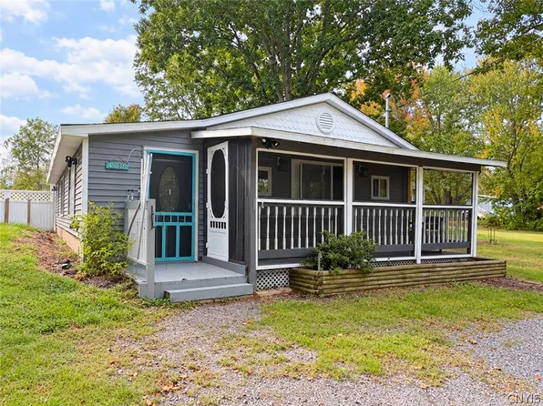 399 Pendergast Rd, Liverpool, NY 13135