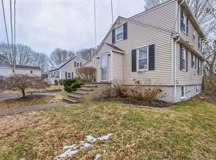 21 Wilson Rd, Somerset, MA 02726
