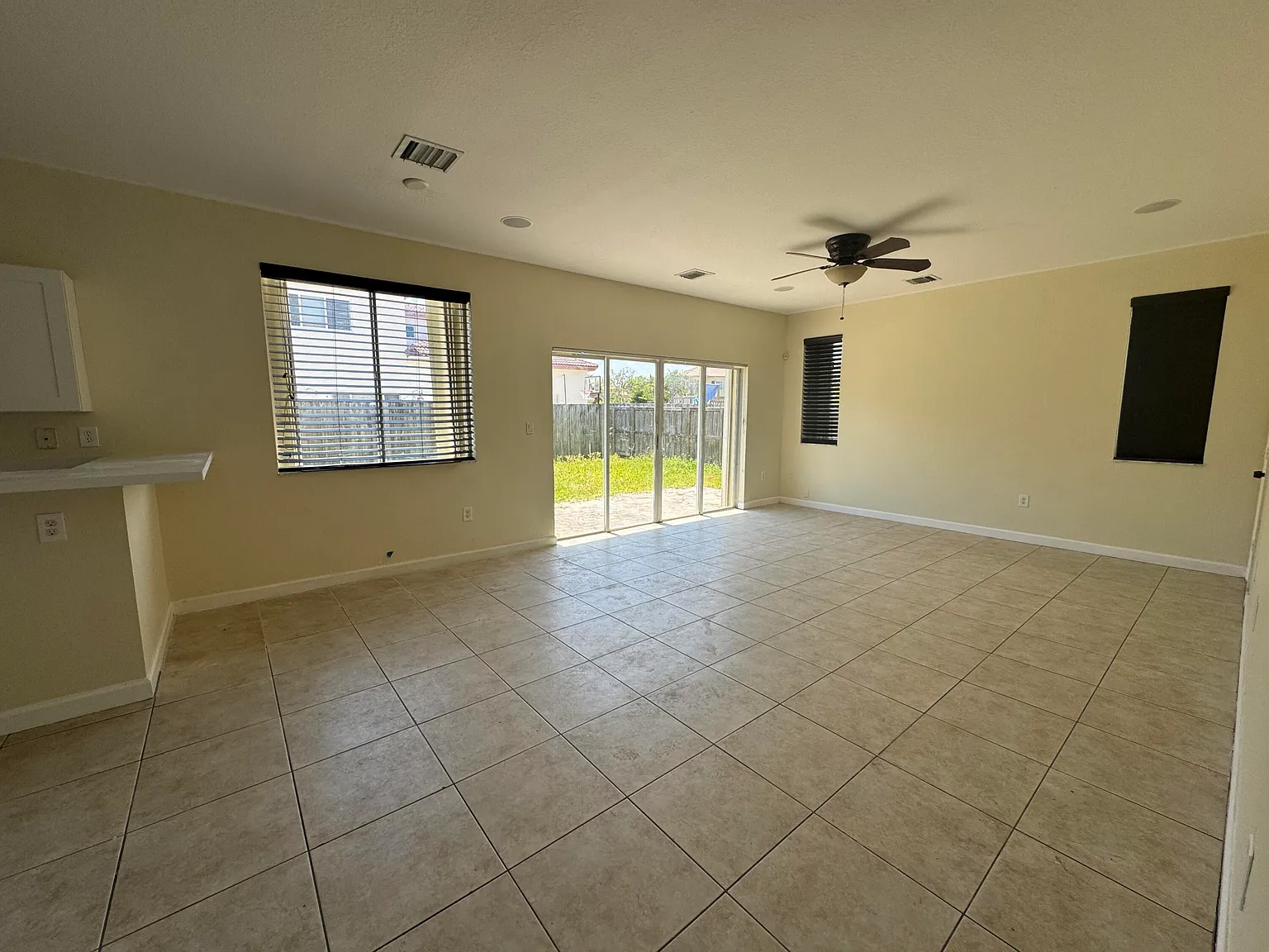 6 bed, 3.0 bath, 3155 sqft, $4,450 — Photo 4