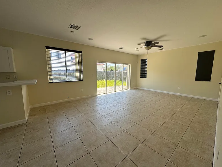 9508 SW 221st Ln — Photo 4