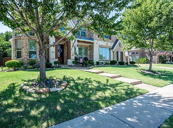 3rd image of 1613 Genevieve Dr