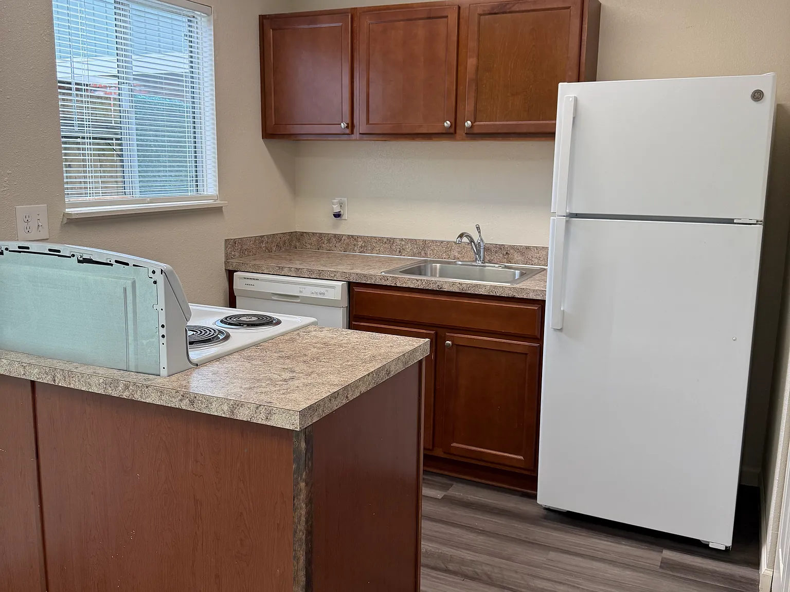 2 bed, $1,250 — Photo 3