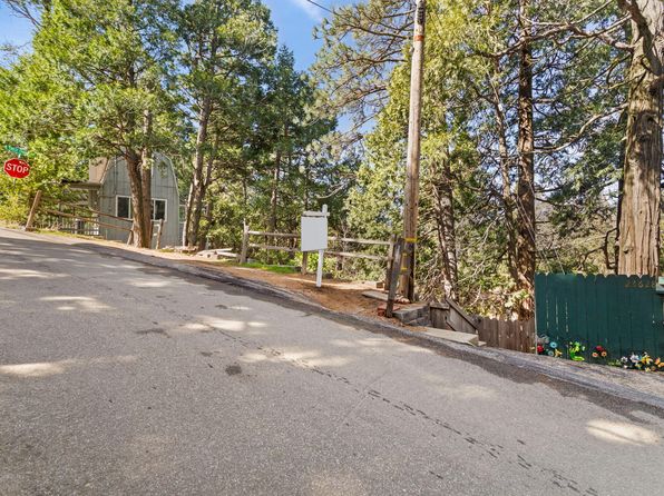 23624 Scenic Dr, Crestline, CA 92325