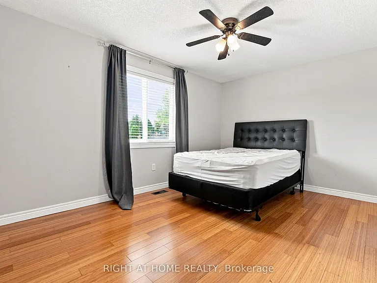 187 Clairfields Dr E — Photo 18