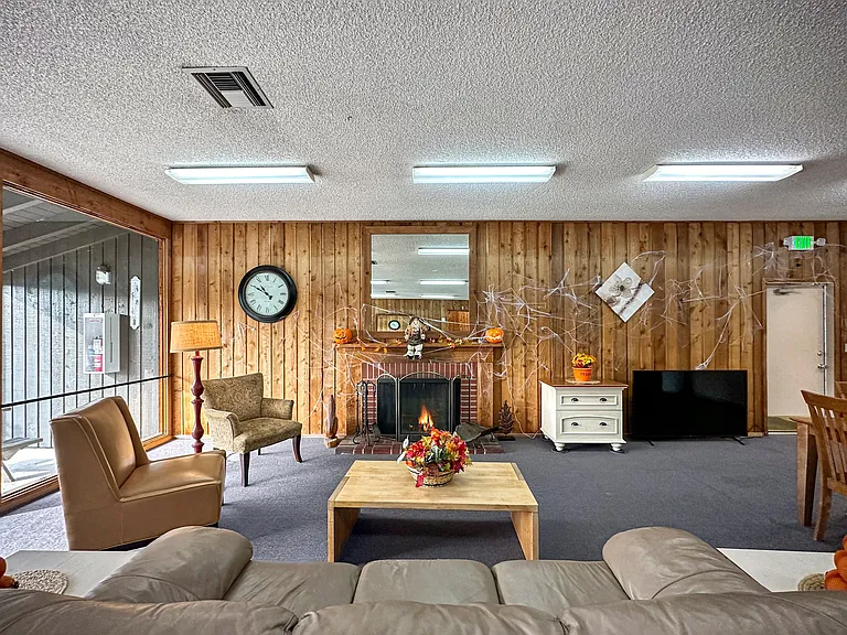 6012 N 15th St #D106 — Photo 33
