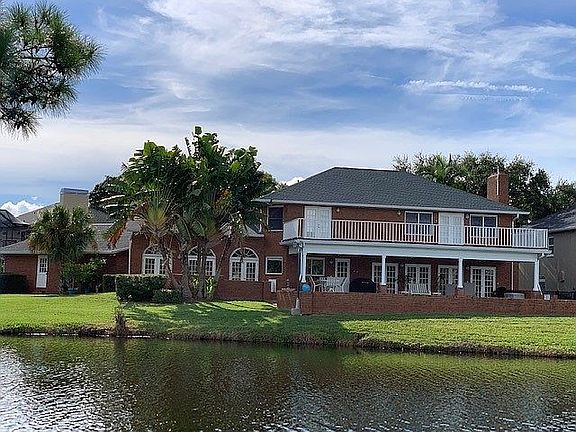 3rd image of 2870 Sandpiper Pl