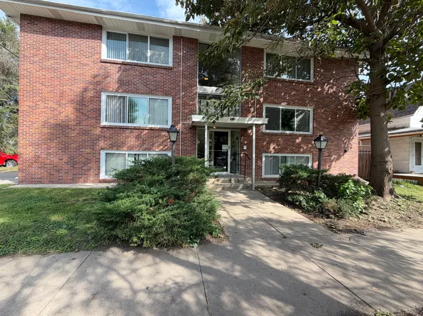 830 S 10th St, Lincoln, NE