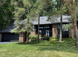 6464 Deer Ridge Dr, Clarkston, MI 48348