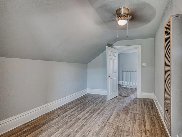 1123 Myrtle Ave #1B — Photo 17