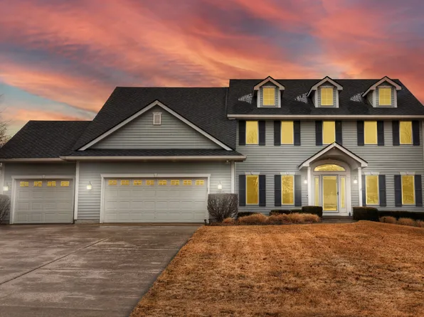 13815 Rosewood Dr, Clive, IA 50325