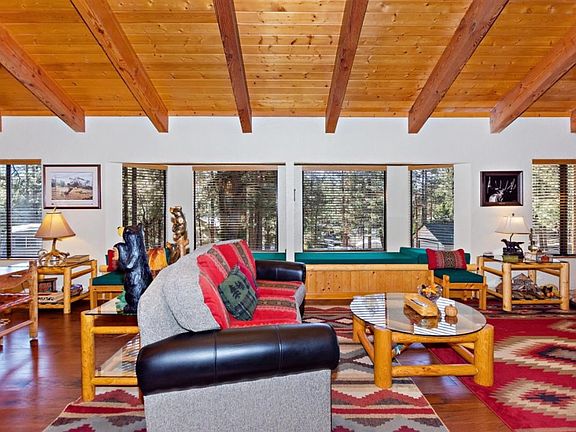 3rd image of 369 Tyrol Ln
