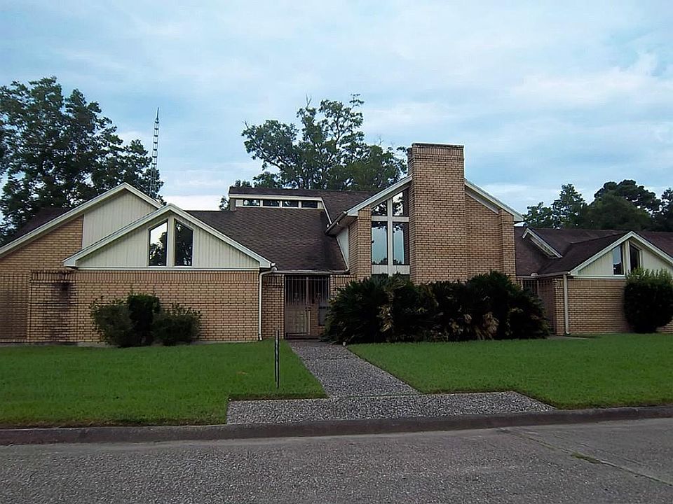 1st image of 4040 Lakeside Dr