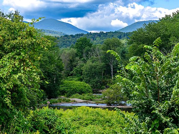 Little River meandering up Nebraska Notch