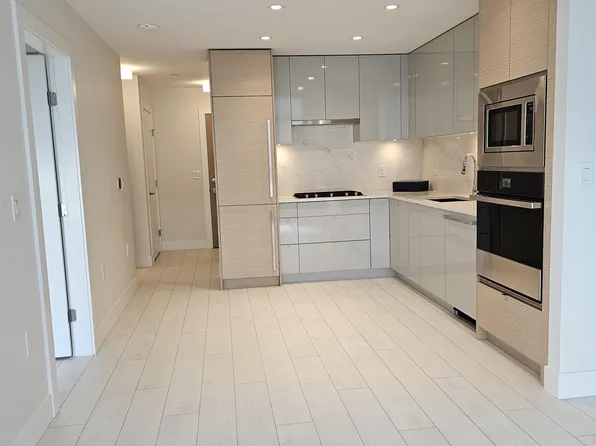 3438 Sawmill Cres #616, Vancouver, BC V5S 0E3