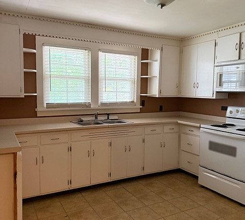 2nd image of 115 Iris Cir