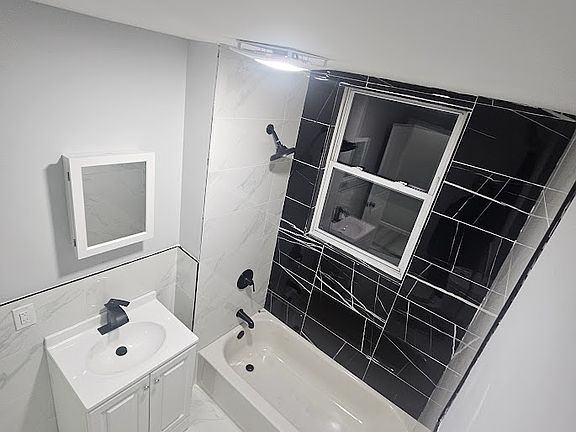 4th image of 10 Schuyler Ave #1F