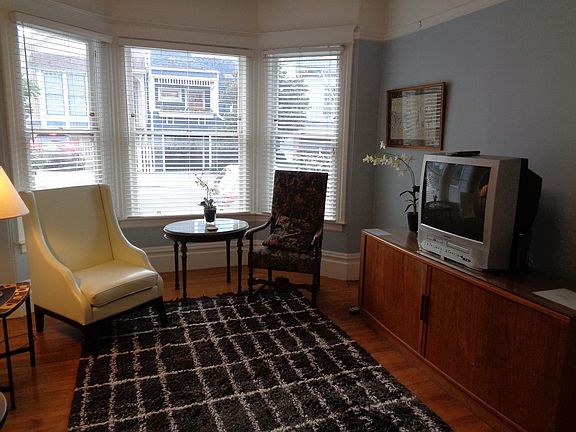3rd image of 223 Douglass St #A