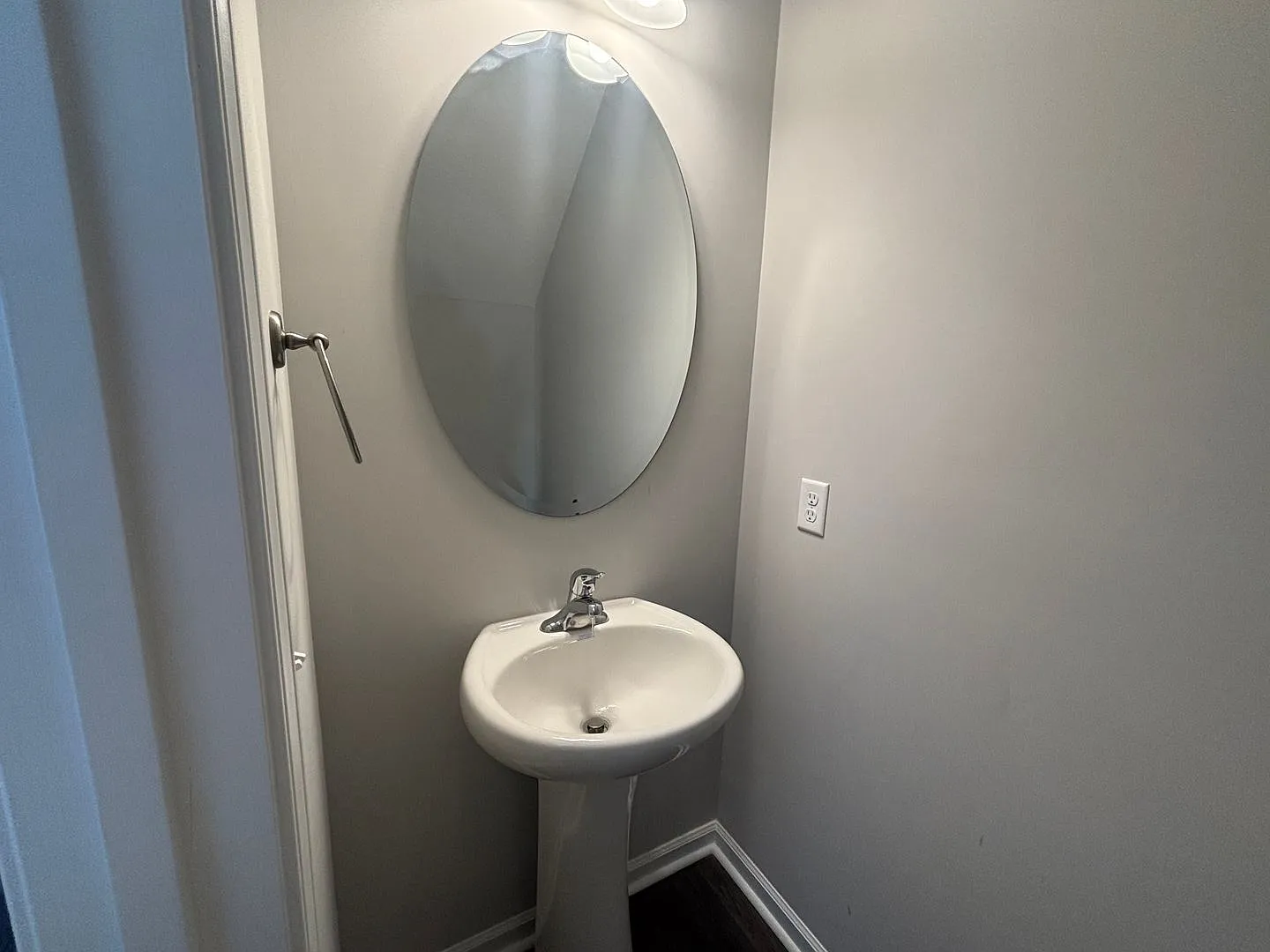 3 bed, 2.5 bath, 1746 sqft, $2,200 — Photo 2