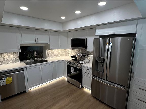 2nd image of 16091 Blatt Boulevard #305