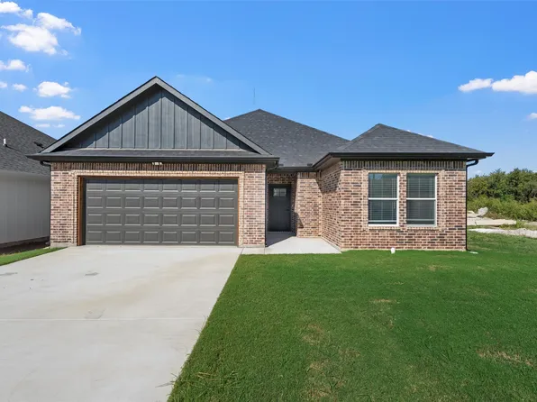 711 N College Ave, West, TX 76691