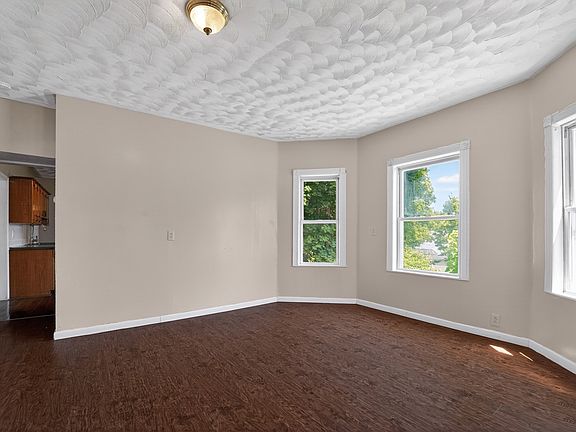 3rd image of 29 Park St #2
