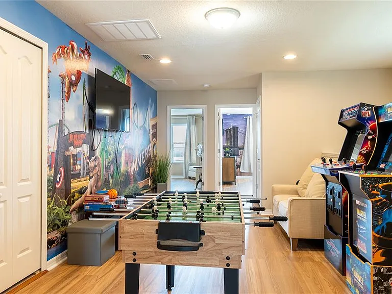 8894 Geneve Ct — Photo 10