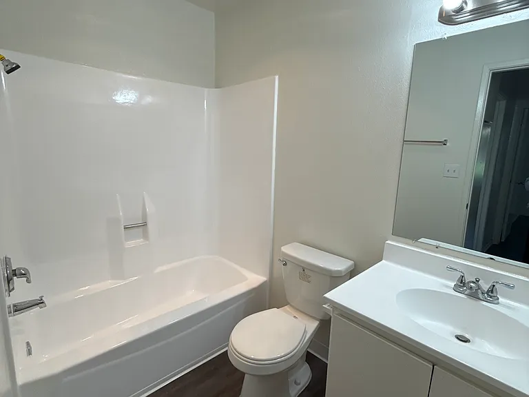 Cerise Apartments — Photo 10